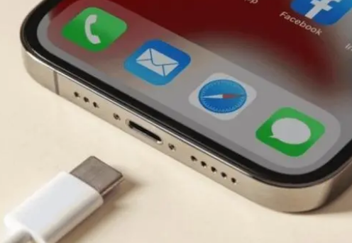 无锡苹果15维修分享iPhone15改USB-C接口后能和安卓用户互借充电器吗 